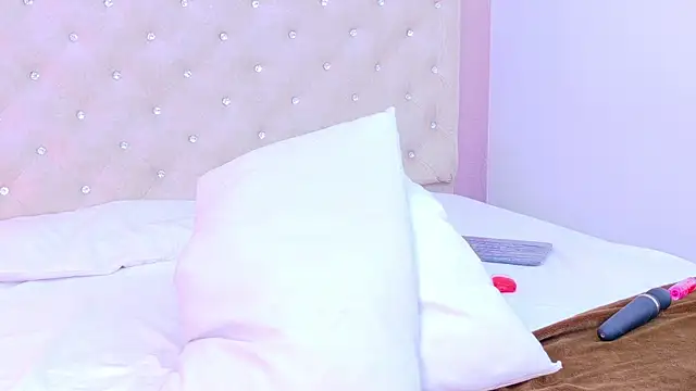 Mia-Monroe Chat XXX in diretta