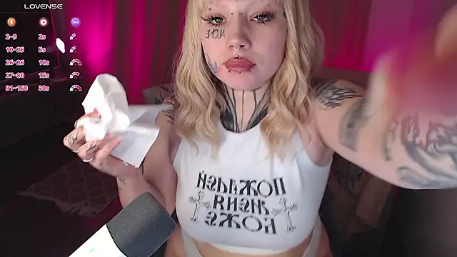 tradishka's Live XXX Chat