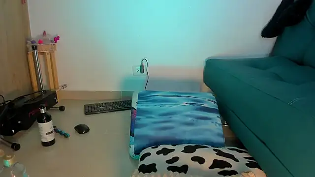 Nanny_11 Live XXX-Chat