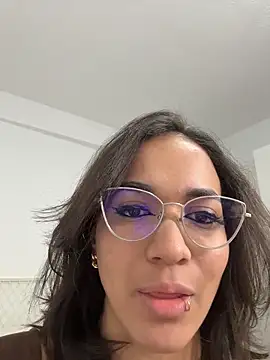 MiaMorenoo – Live XXX-chat