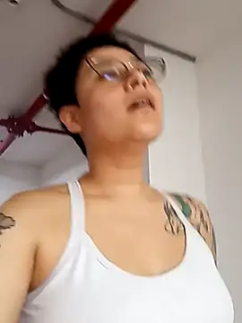 JuliexxxxtasyのライブXXXチャット