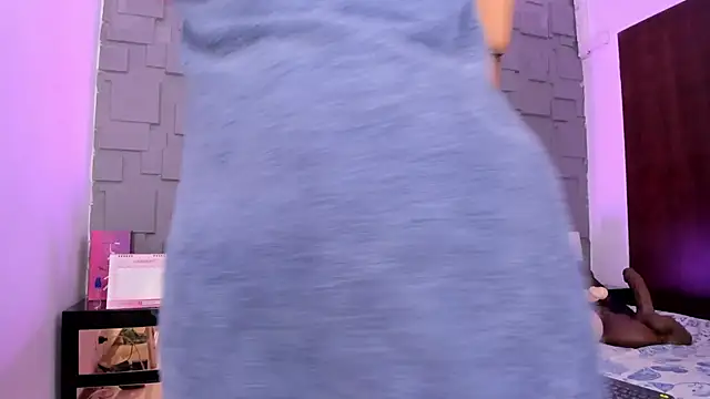 Pertunjukan Kamera Web AmbarthSmiith2