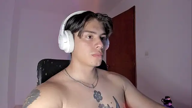 Giordano_Russo Live XXX-Chat