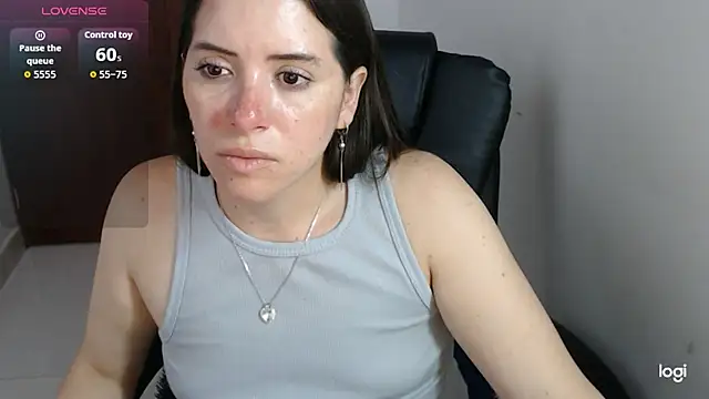 spicey_latina লাইভ XXX চ্যাট