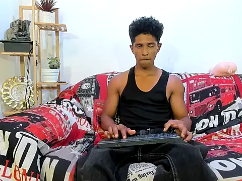 Yoel_hot2004 Chat XXX live