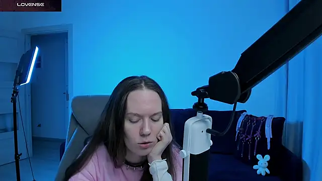 دردشة SharkyBaby الجنسية المباشرة