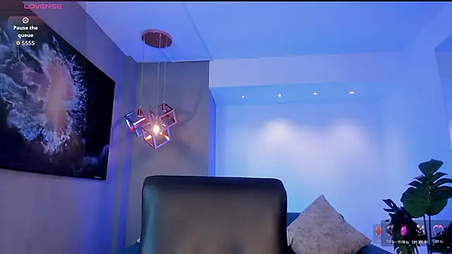 Alicee_Broownn Adlı Modelin Canlı XXX Sohbeti