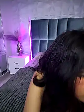 HollyPeach's Live XXX Chat