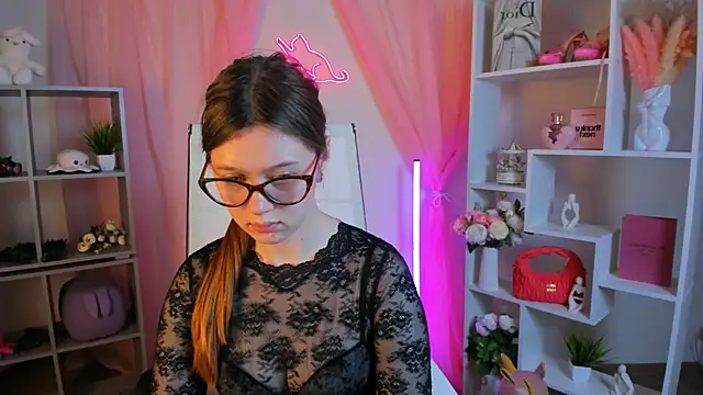 CelestineMauriac's Live XXX Chat