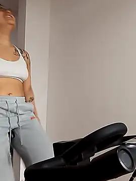 Juliexxxxtasy live XXX chat