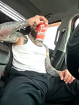 Beardedtattood – Kamerová šou