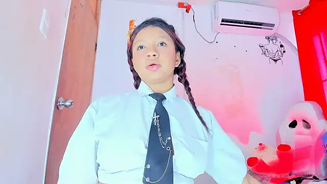 Emily_Coper18のライブXXXチャット