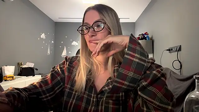 SoftnessMila লাইভ XXX চ্যাট