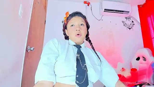 Emily_Coper18のライブXXXチャット