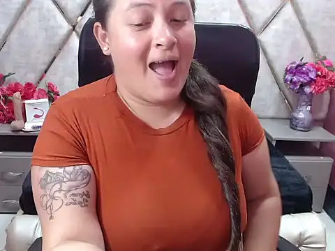 Sarah_Boobs_ élő XXX-chatje