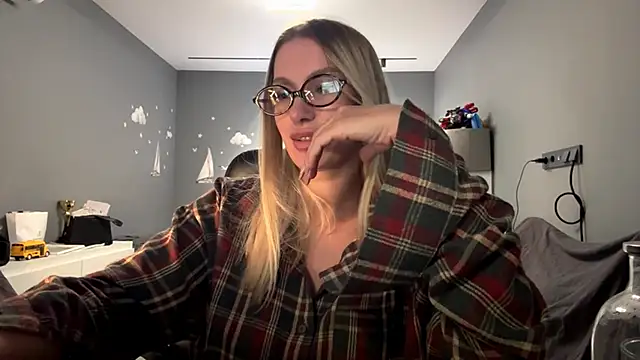 SoftnessMila – Naživo XXX chat