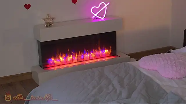 ella_twinkl élő XXX-chatje