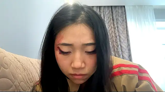 Pokazy przed kamerką – SweetMiaXO