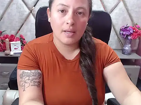 Sarah_Boobs_ লাইভ XXX চ্যাট