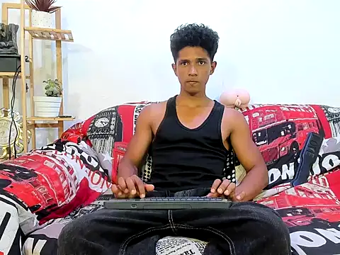 Yoel_hot2004 Chat XXX live