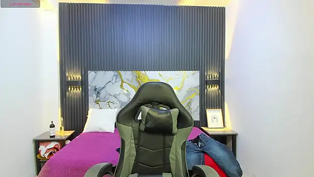 SantiagoRusso18 élő XXX-chatje