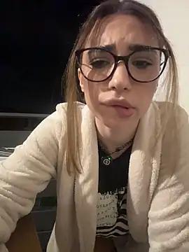 ItalianGirlのライブXXXチャット