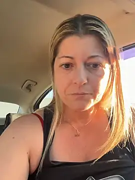 NikkiBlisss 现场XXX聊天