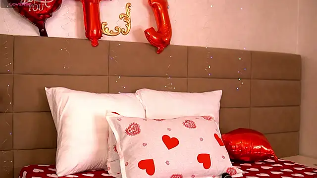 Chat XXX en directo de KyraCase