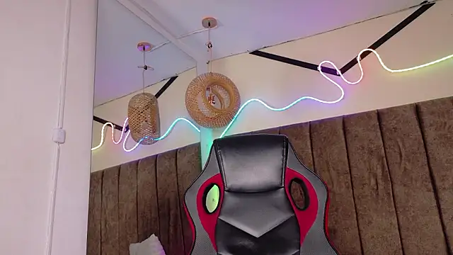 natasha__black Adlı Modelin Canlı XXX Sohbeti