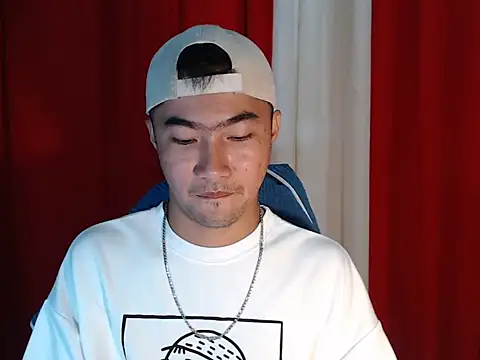 Siege_cum69: διαδικτυακό σόου στην κάμερα