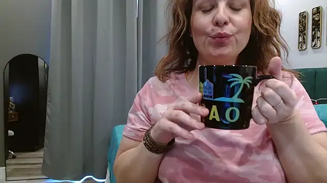 HazelSkyesChat – Kamerová šou