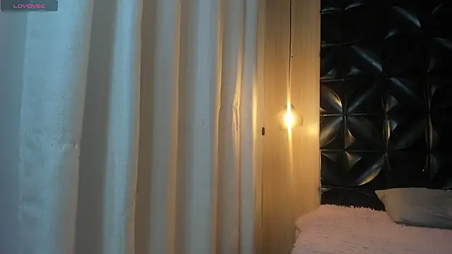 Veyra_sereny élő XXX-chatje