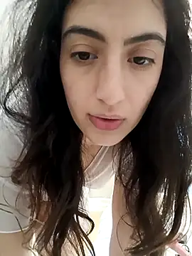 MIYESSI – Naživo XXX chat