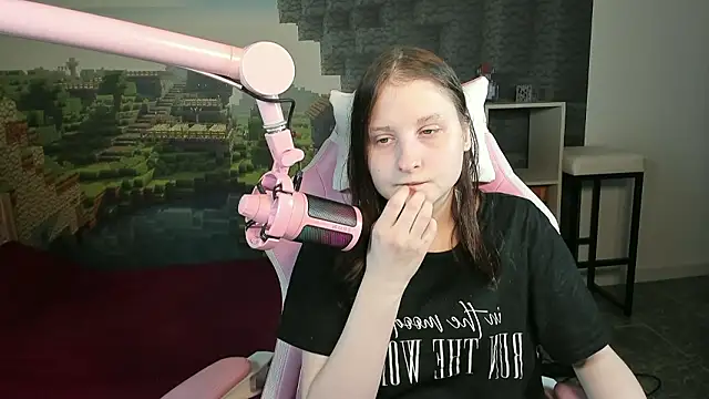 KiraDuvall live XXX chat