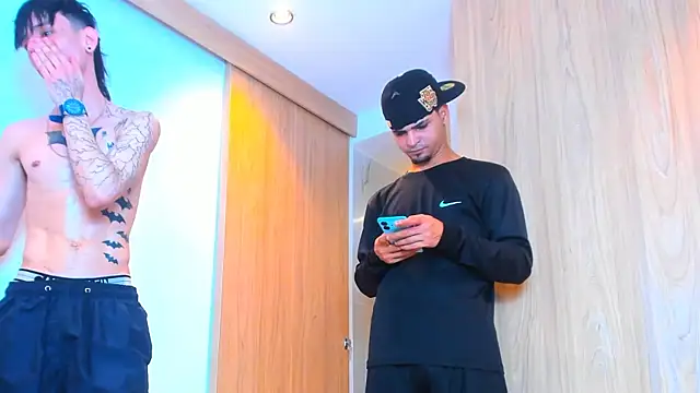 دردشة TheBatMansion الجنسية المباشرة