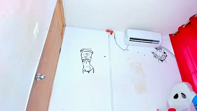 Emily_Coper18 即時 XXX 聊天