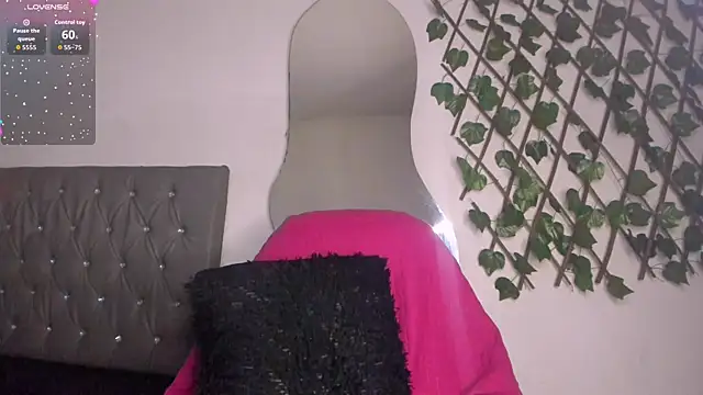 valeria_montess Show in webcam