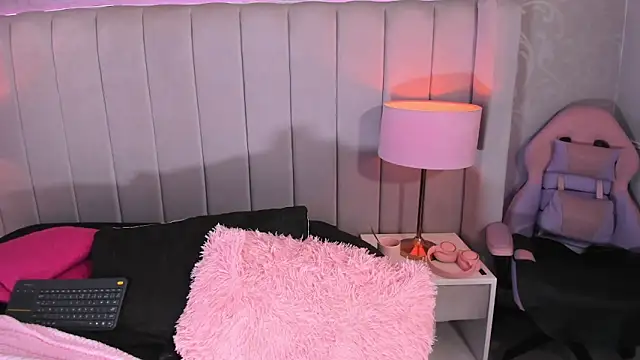 Chat +18 de Evabellee ao vivo