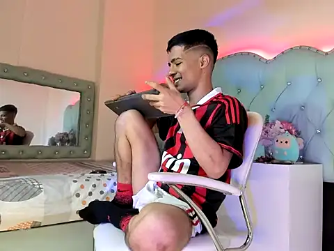 Apolo_Richards élő XXX-chatje