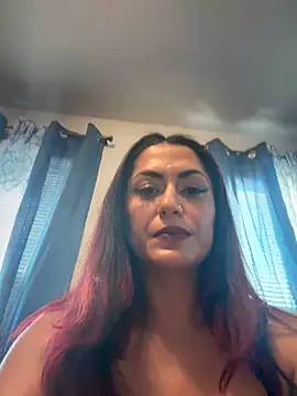 YourQueen18 – Naživo XXX chat