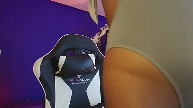 XXX chat uživo modela Emmapark_