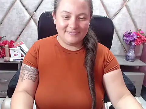 Sarah_Boobs_ লাইভ XXX চ্যাট