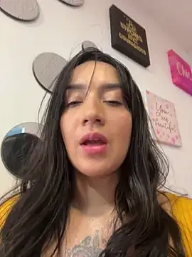 EmmyEvans1's Live XXX Chat