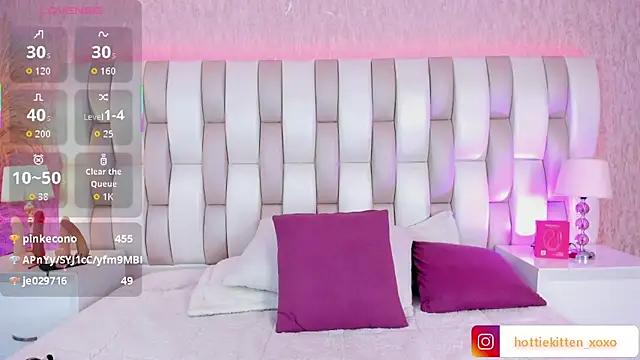 Viollet_xoxo's Live XXX Chat