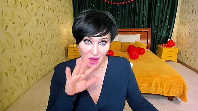 Chat XXX en directo de KiraTempt