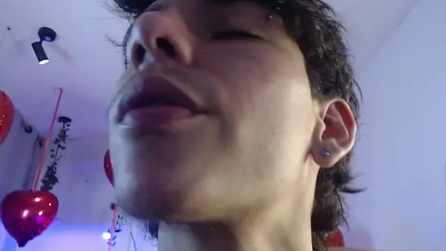 AmethystShadow17 élő XXX-chatje