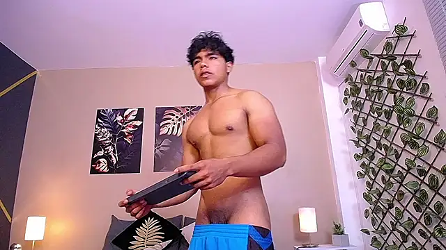 Chatroom XXX en direct de DanielHaloran