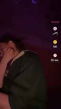 Flossy_Vettie Adlı Modelin Canlı XXX Sohbeti