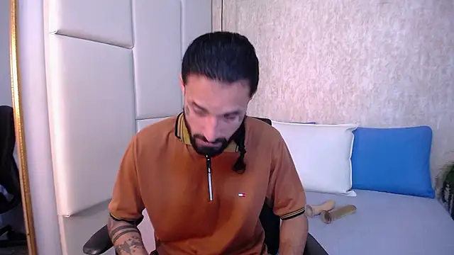 Hisoka_011's Live XXX Chat