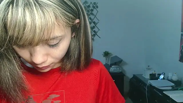 Dama_Scarlata18 Adlı Modelin Canlı XXX Sohbeti